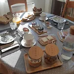 D Hotes Le Val Du Loup Petit Dejeuner Continental Sur Demande 3* Sanilhac (Dordogne)