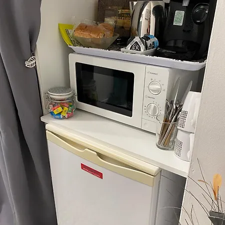 Chambre D Hotes Le Val Du Loup Petit Dejeuner Continental Sur Demande B&B *