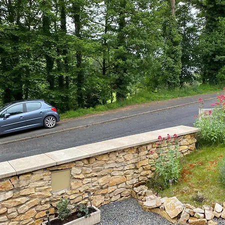 Chambre D Hotes Le Val Du Loup Petit Dejeuner Continental Sur Demande B&B *
