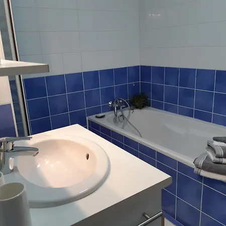 D Hotes Le Val Du Loup Petit Dejeuner Continental Sur Demande Bed & Breakfast