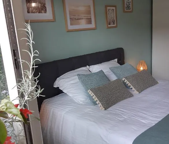 D Hotes Le Val Du Loup Petit Dejeuner Continental Sur Demande Nocleg ze śniadaniem