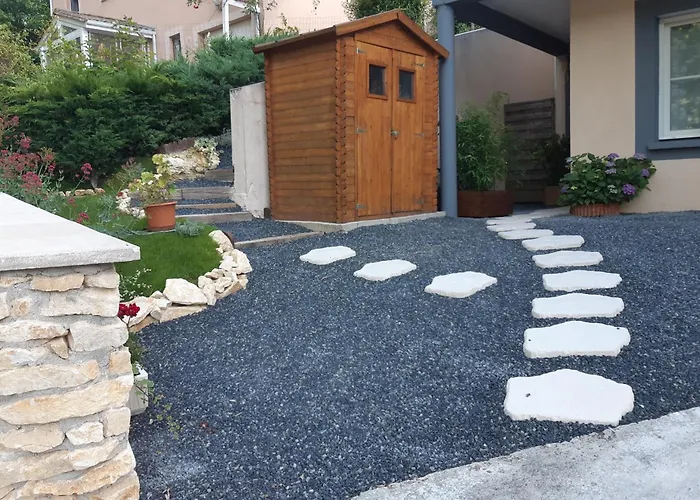 D Hotes Le Val Du Loup Petit Dejeuner Continental Sur Demande Bed & Breakfast